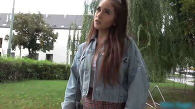 街头搭讪绝美颜值学生嫩妹